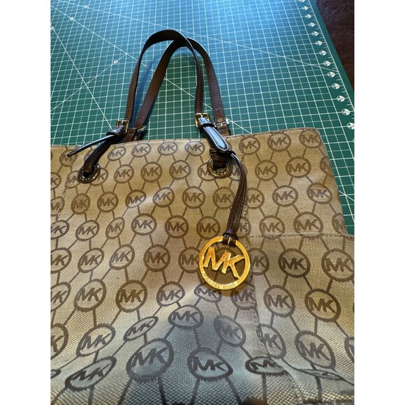 Michael Kors Signature Brown Monogram Tote Bag With Gold MK Charm & Leather Hand - Picture 3 of 5